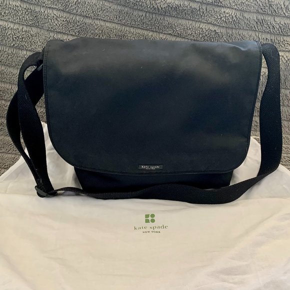 kate spade Handbags - KATE SPADE *Vintage* FINAL PRICE Messenger Bag